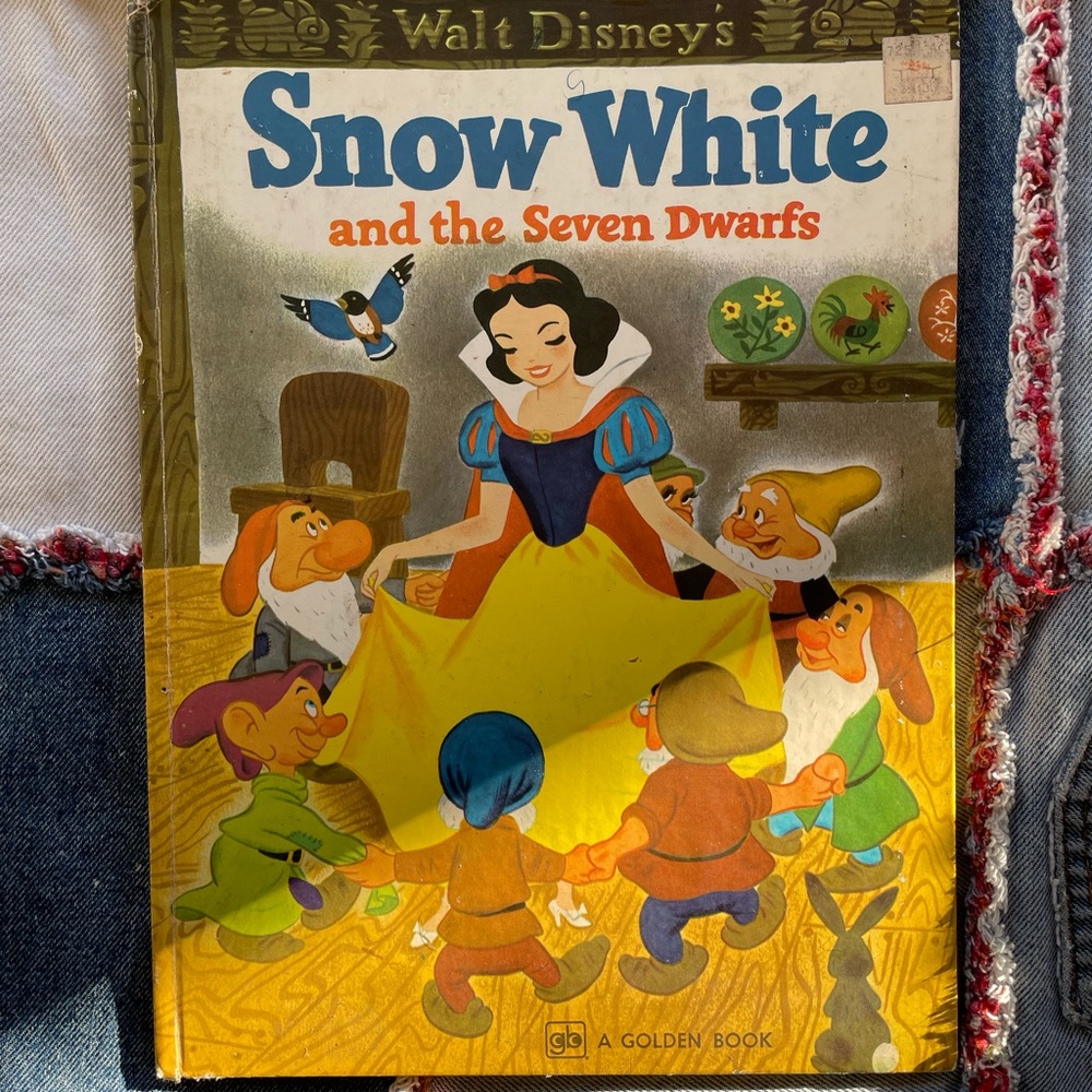 Vintage 1952 Disney Snow White and the Seven Dwarfs Golden Book collectable kids